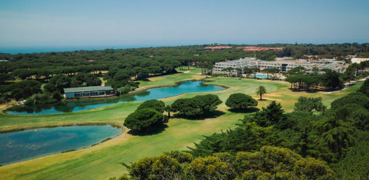 250 collaborateurs invités