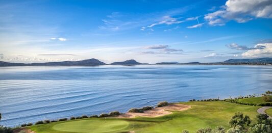Bay Course Costa Navarino