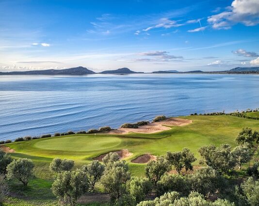Les golfeurs nord américains en force sur le vieux continent Bay Course Costa Navarino