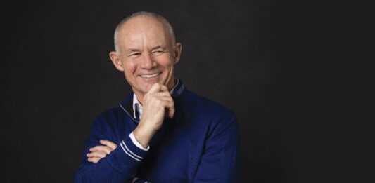 Colin Mayes nommé au Conseil d’Administration de Resonance Golf Collection Nomination de Colin Mayes en tant qu’Administrateur de Resonance Golf Collection