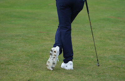 Finale DP World Tour : Rasmus Neergaard-Petersen dévoile les nouvelles Drive Pro Clone 2026 Under Armour