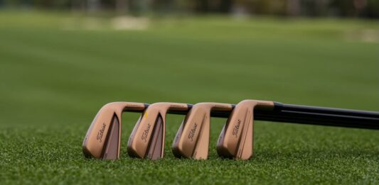 fers Titleist en finition Oil Can