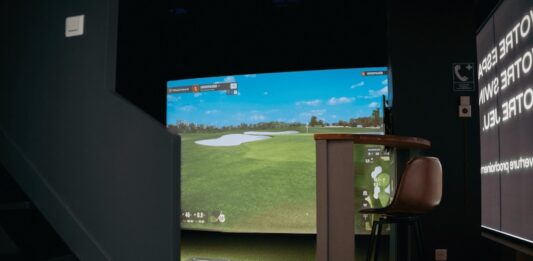 Play Golf Indoor à Lyon : le premier golf indoor 100% autonome Indoor autonome France
