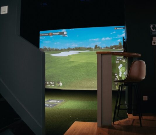 Play Golf Indoor à Lyon : le premier golf indoor 100% autonome Indoor autonome France