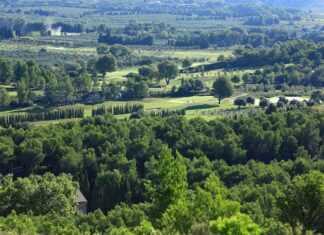 Guide « Hôtels & Golfs 2026 » : zoom sur le Domaine de Manville