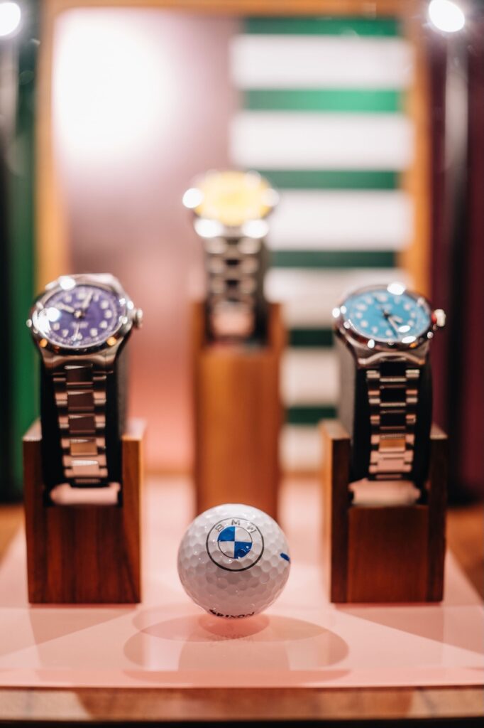 Oris offre une montre en home in one