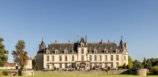 Chateau d'Augerville, à une heure de Paris